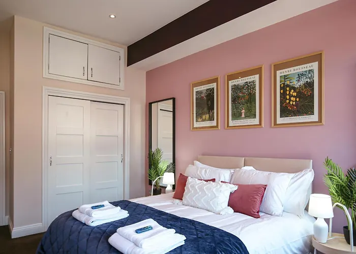 Brighton Queens Retreat Bn1, Next To Train Station And Beach ,6Guests