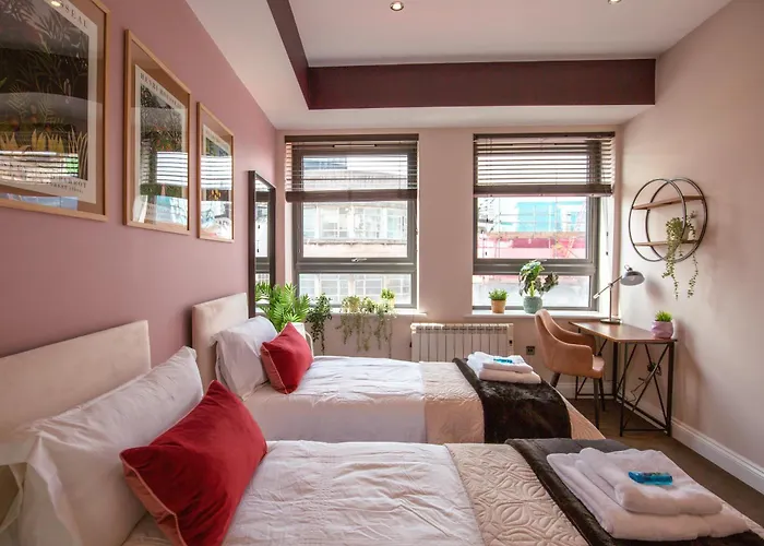 Brighton Queens Retreat Bn1, Next To Train Station And Beach ,6Guests