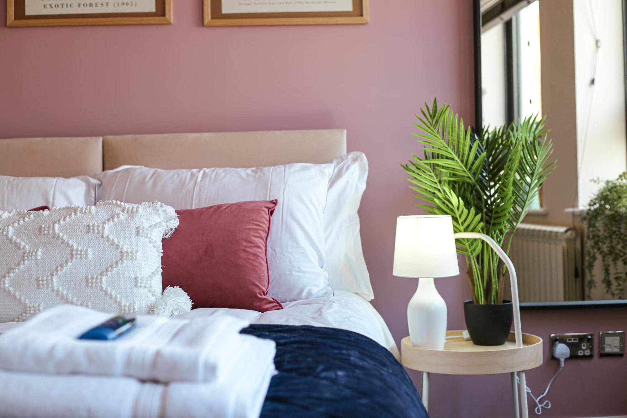 Apartment Queens Retreat Bn1, Next To Train Station And ,6guests Brighton
