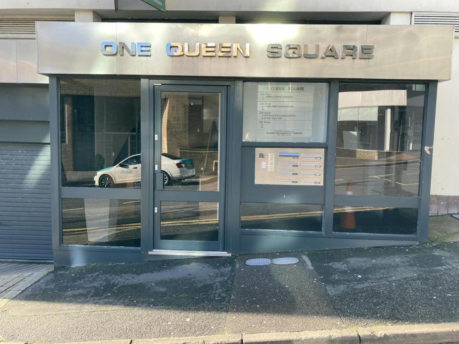 Queens Retreat Bn1, Next To Train Station And ,6guests *